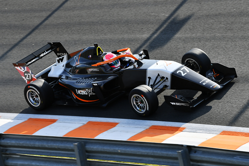 jamiechadwickwinswseries2021andsuccessfullydefendshertitlewithhankookracetires6