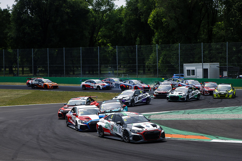 baldan_on_hankook_tyres_leads_tcr_italy_after_the_halfway_point_in_monza