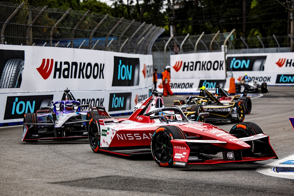 포뮬러_e_시즌_11_2025_상파울루_e_prix_경기_장면_1